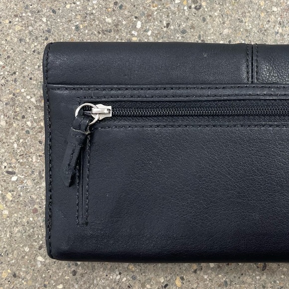 Coach Pleated Soho Wallet Black GUC - Picture 11 of 15